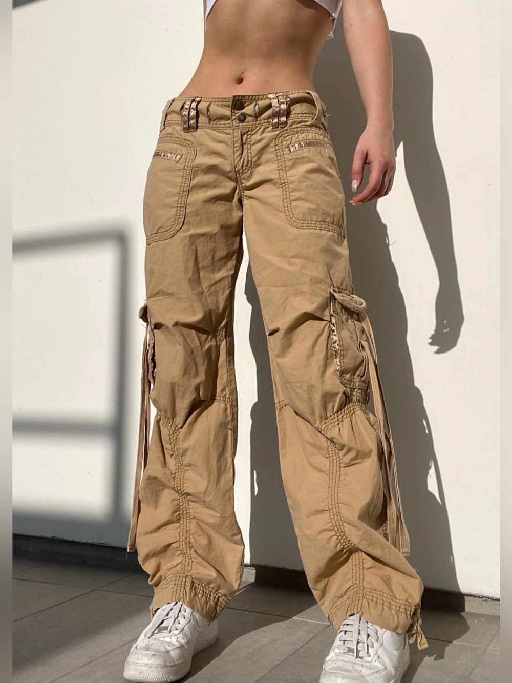Women’s Y2K VTG Size 4 Abercrombie & Fitch Baggy Cargo Khaki Pants